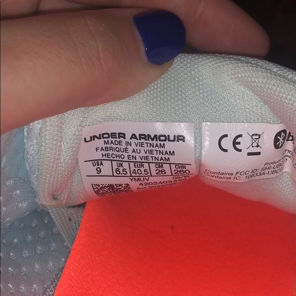 UNDER ARMOUR HOVR SONIC SNEAKERS - Picture 5 of 6